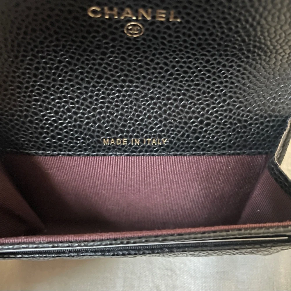 Chanel Black Caviar Snap Card Holder - Picture 4 of 13